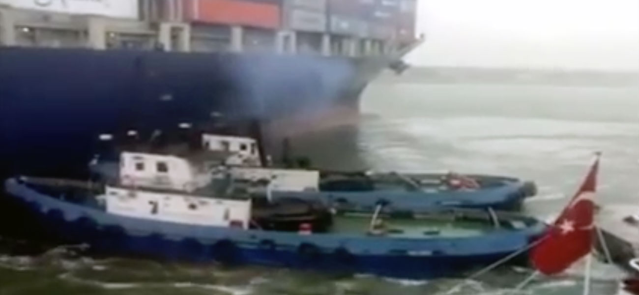 Estremo sacrificio dei rimorchiatori per evitare una collisione fra due portacontainer