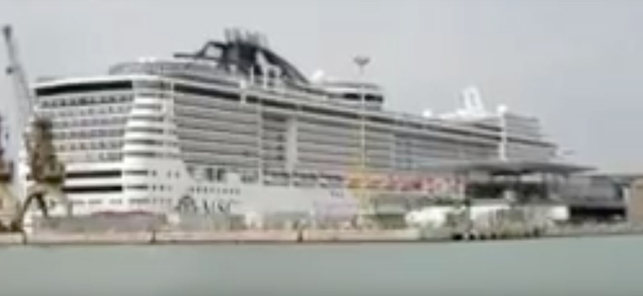 5 aprile 2014 - Nave da crociera Msc Preziosa contro la banchina nel porto di Venezia